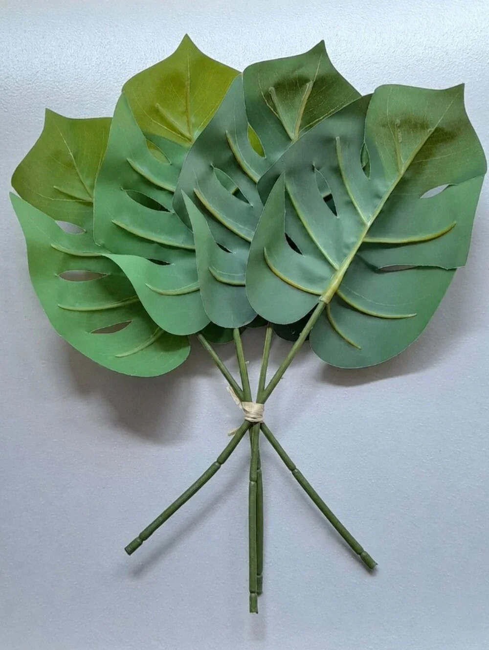 🌿 Set of 4 Artificial Monstera Leaves – Approx. 14 in / 32 cm Long 🌿